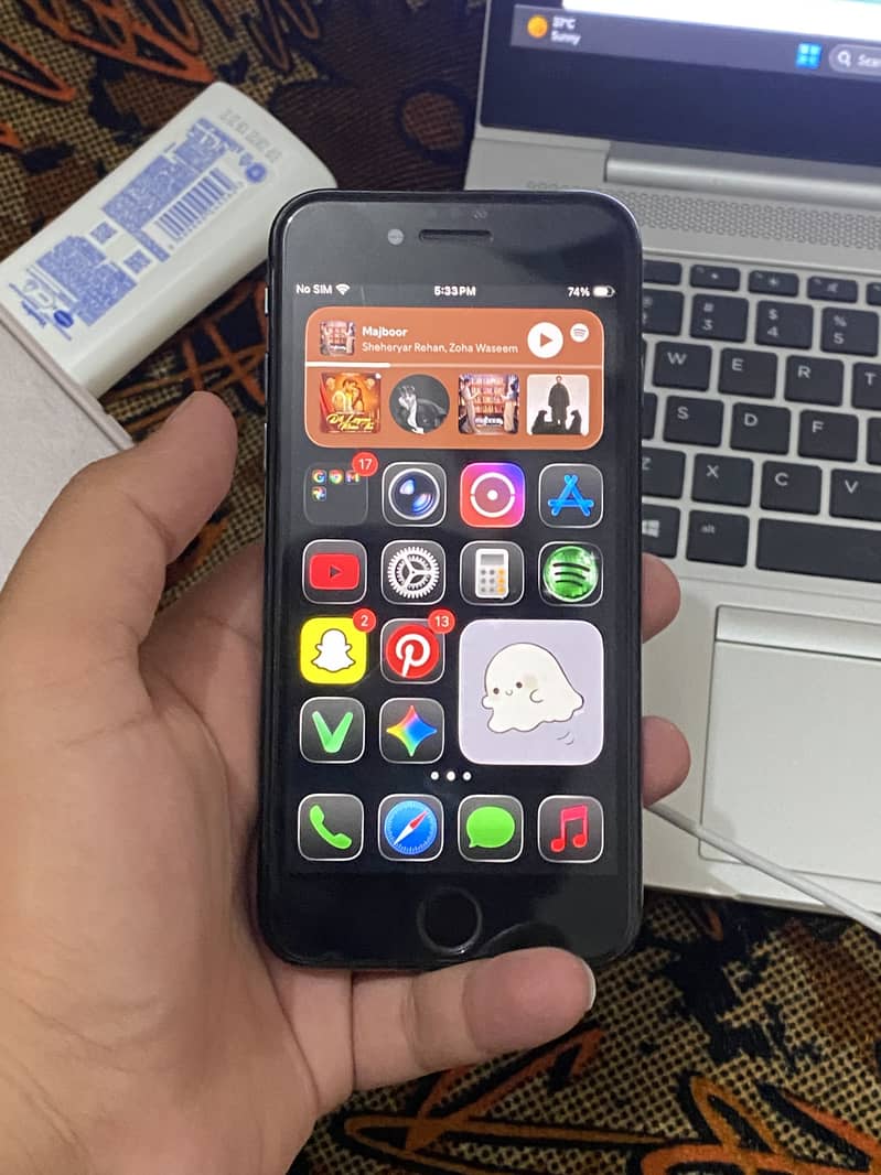 Apple iPhone SE 2 4
