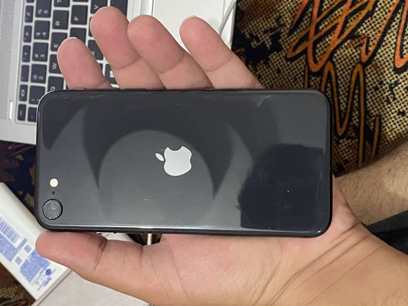 Apple iPhone SE 2 8