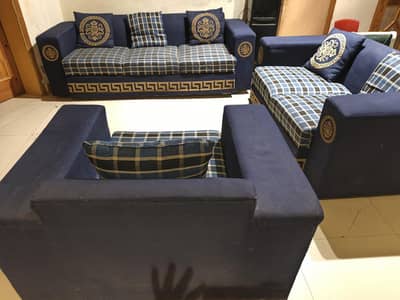 slightly used sofa set 321 seater