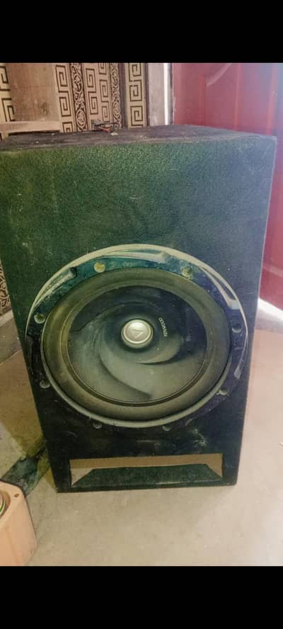 Kenwood Subwoofer with Worldtech