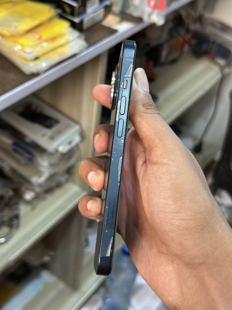 Apple iPhone 13 1