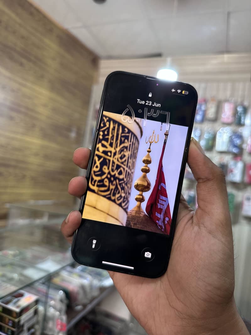 Apple iPhone 13 2