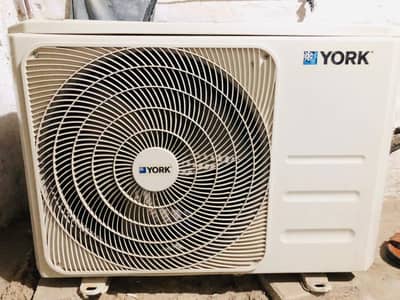 york split Ac