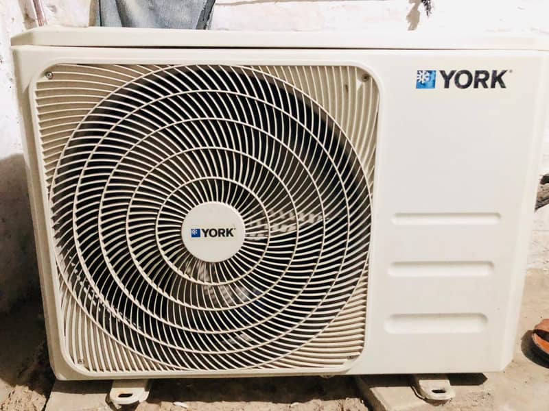 york split Ac 0