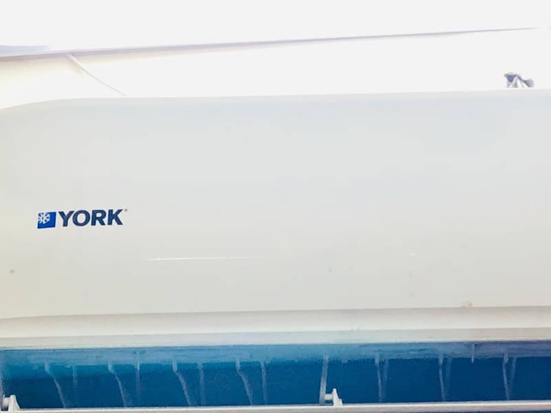 york split Ac 1