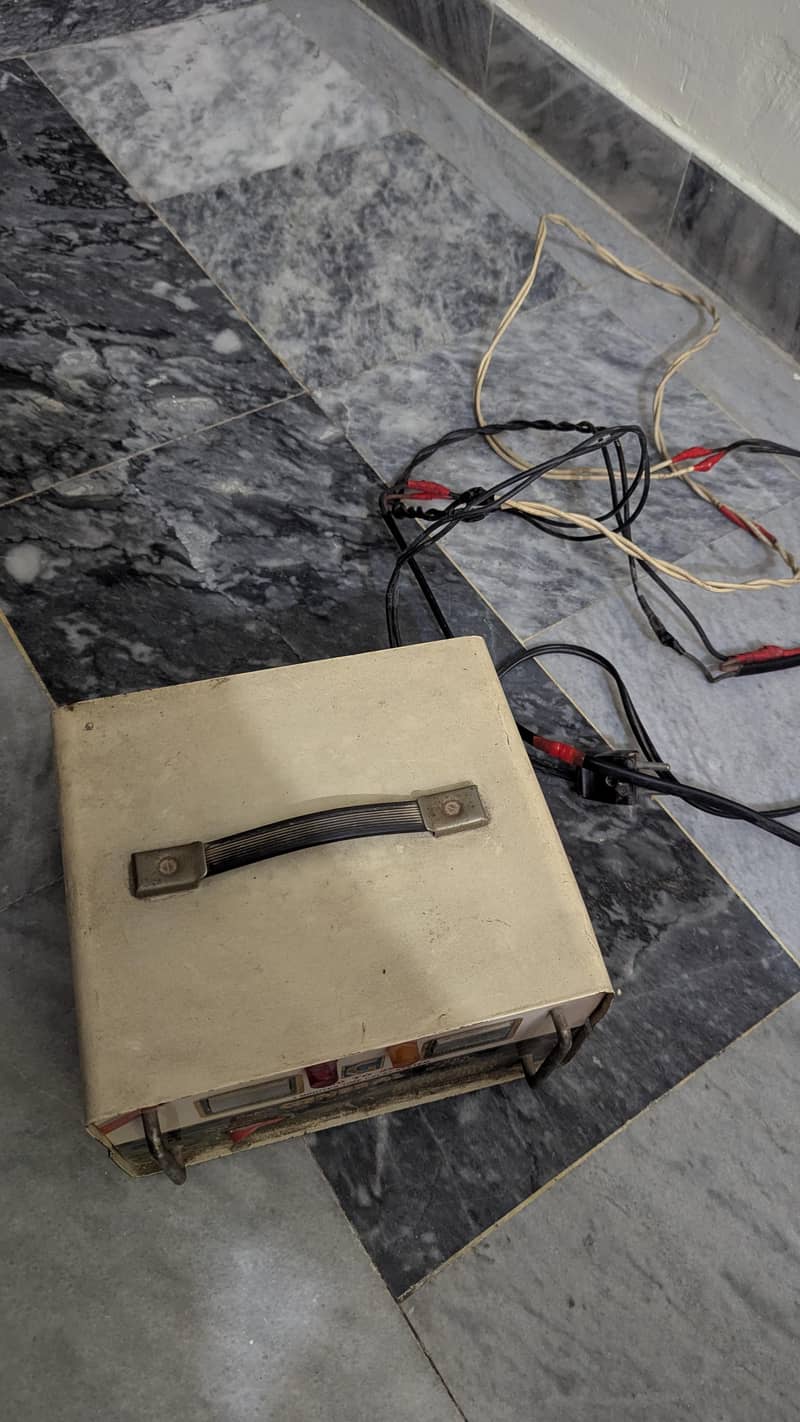 Voltage stabilizer 2000W 1
