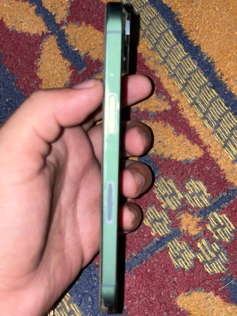 Apple iPhone 13 3