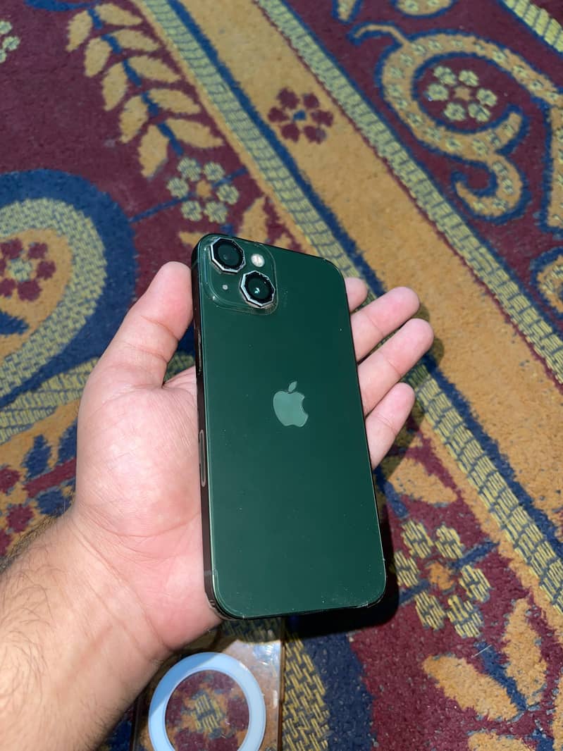 Apple iPhone 13 5