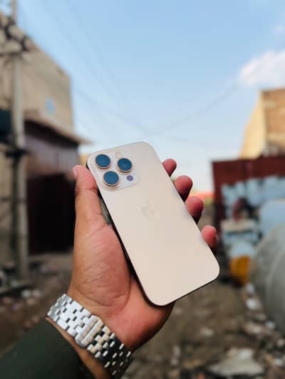 Apple iPhone 16 Pro