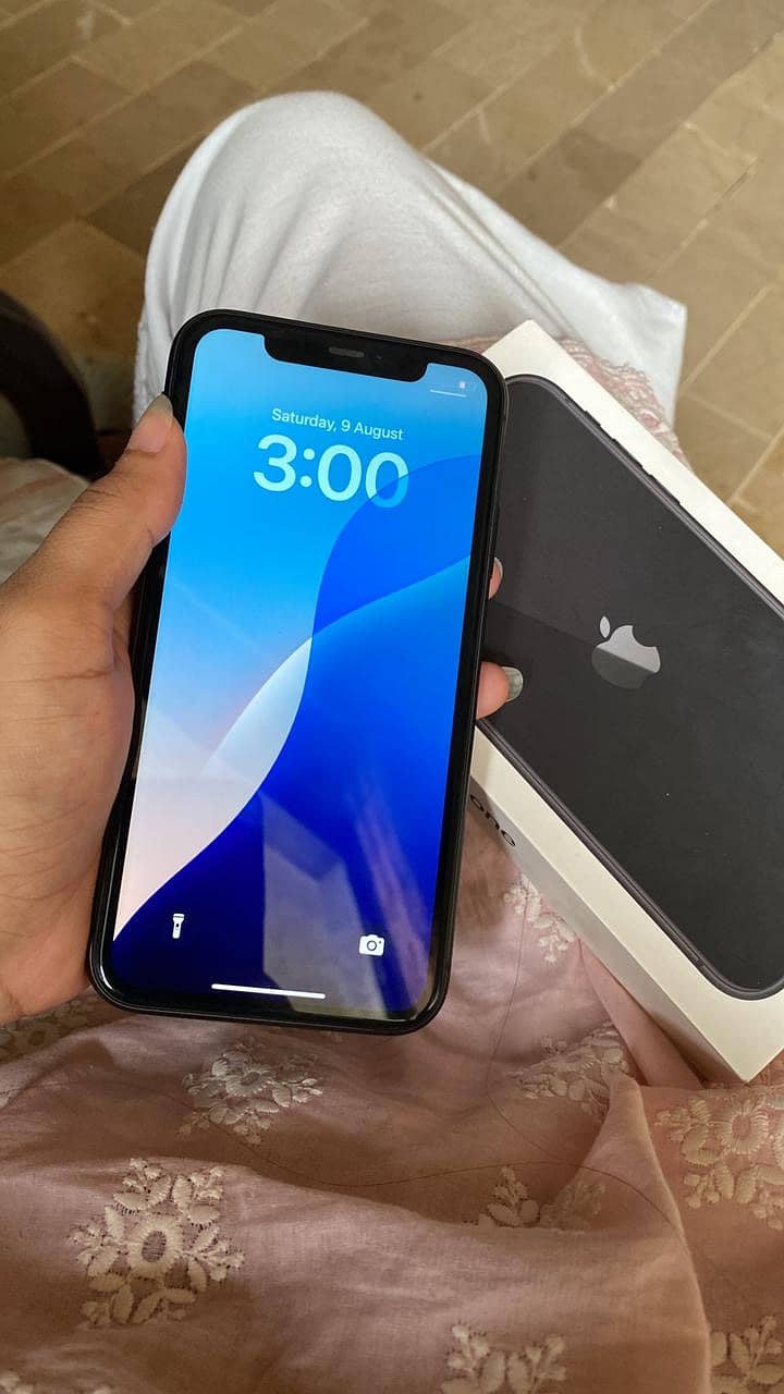 Apple iPhone 11 0
