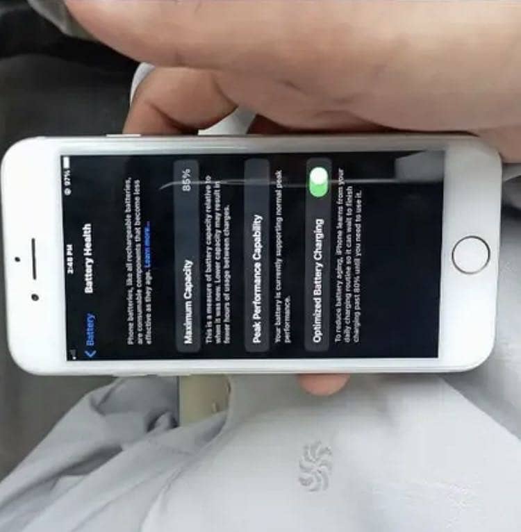 Apple iPhone 7 2
