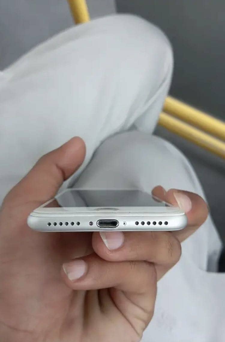 Apple iPhone 7 3
