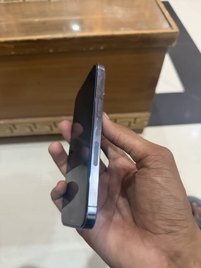 iPhone 13pro 4