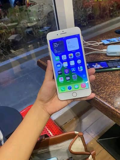 Iphone 7plus PTA approved 128gb My Whatsapp number 0309-37-13-656
