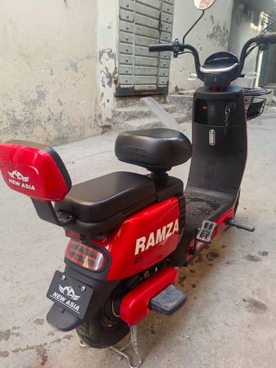 just 2 months used . 10 months warranty 10/10 condition