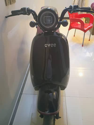 EVEE ELECTRIC SCOOTER