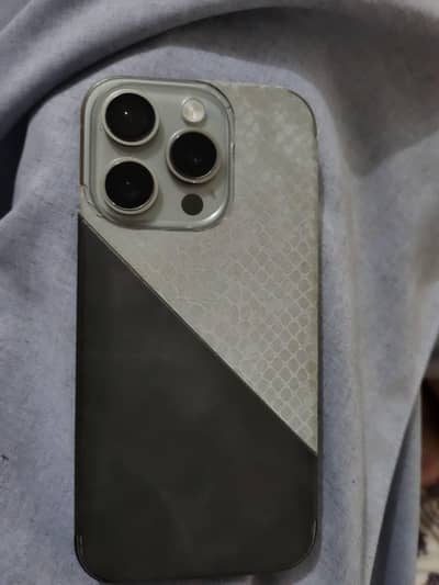 Apple IPhone 15 pro 1TB