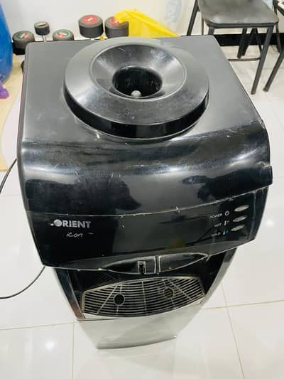Orient water dispenser with small refrigerator