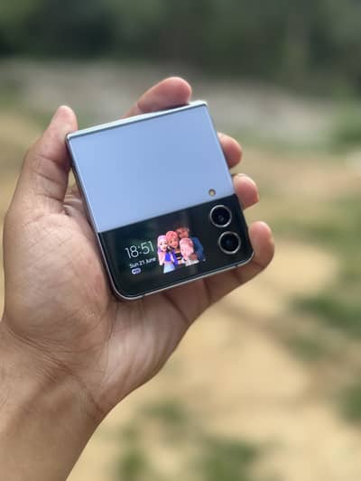 Samsung Galaxy zFlip 4 512gb Official Approved