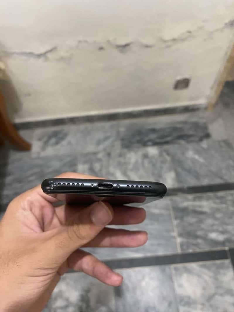 Apple iPhone 7 1