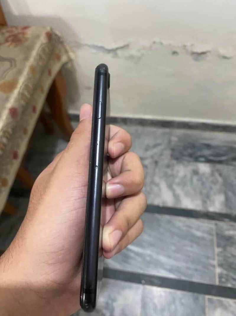 Apple iPhone 7 3