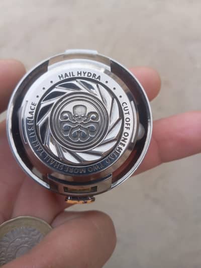 Marvel Hail hydra special edition earbuds / metal case