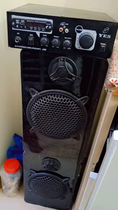 slightly used almost new speakers with remote and speaker
