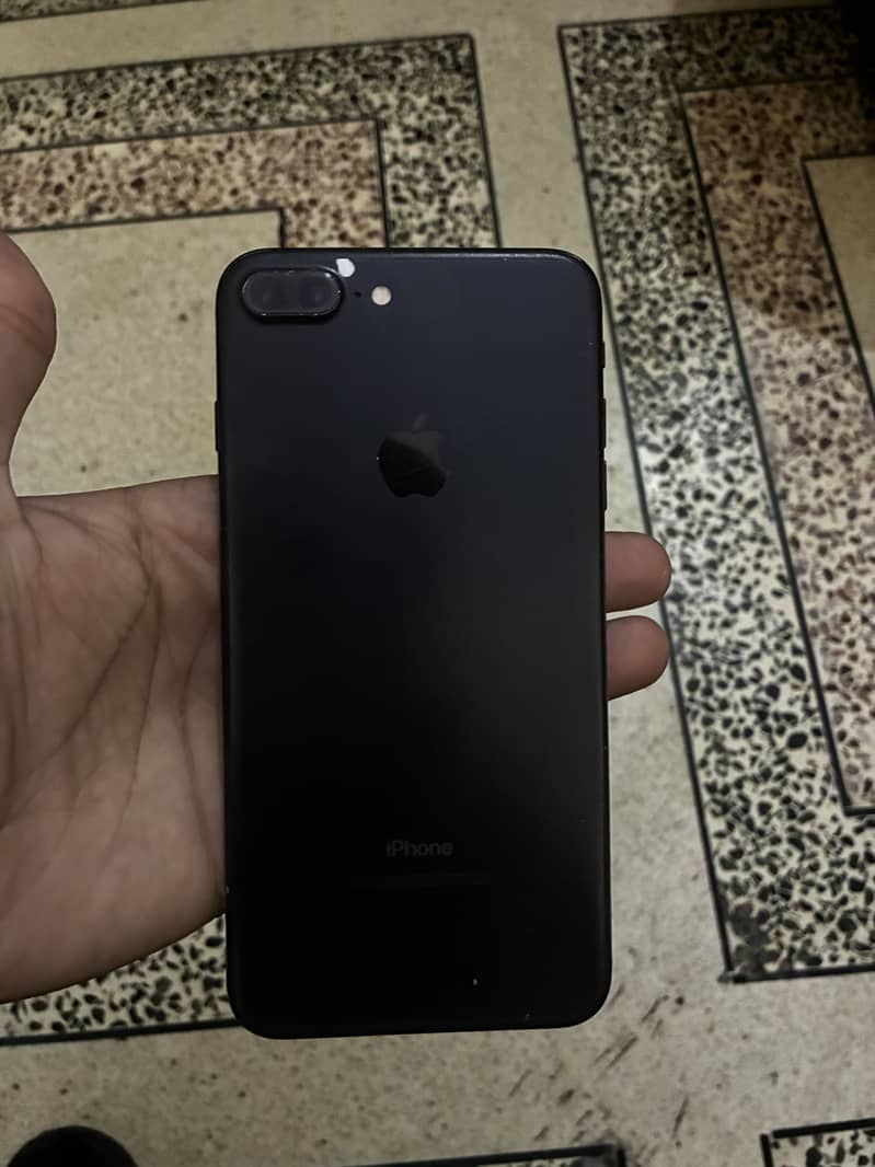 Apple iPhone 7 Plus 1