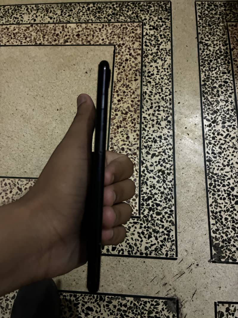 Apple iPhone 7 Plus 2