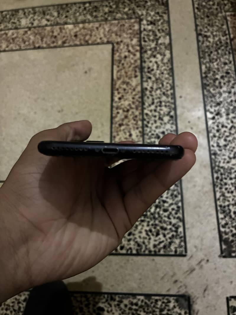 Apple iPhone 7 Plus 4