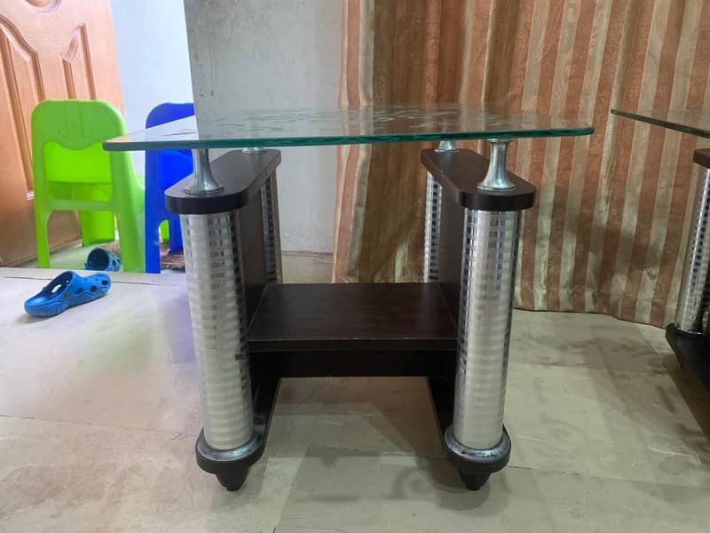 3tables 4