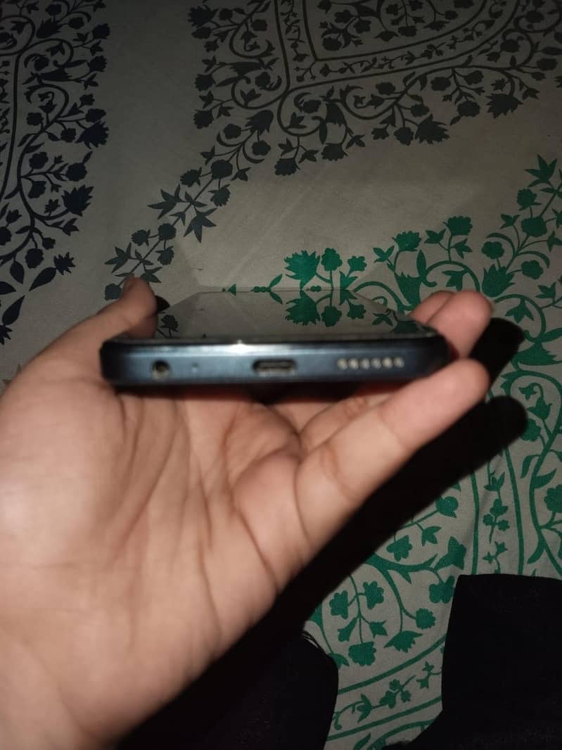 Tecno Spark Go 2