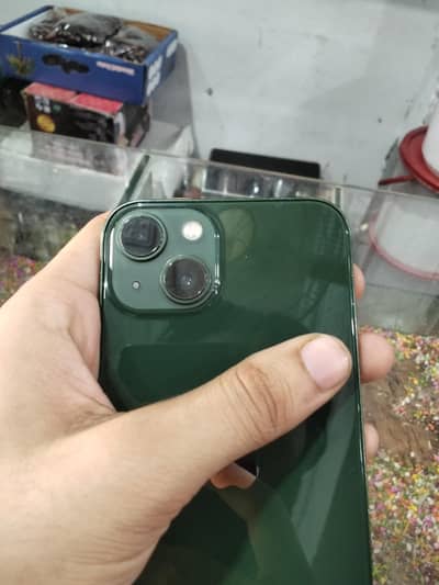 Apple iPhone 13