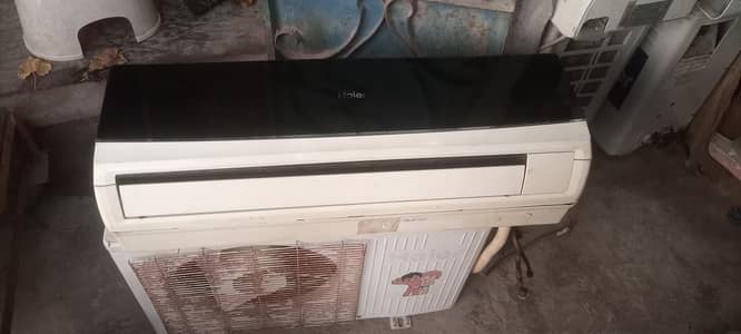 Orient Ac 1Ton sell . good conditions working is good.