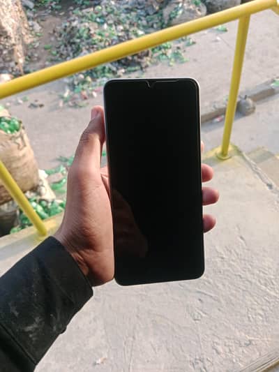 Tecno spark go 3 4+4+64