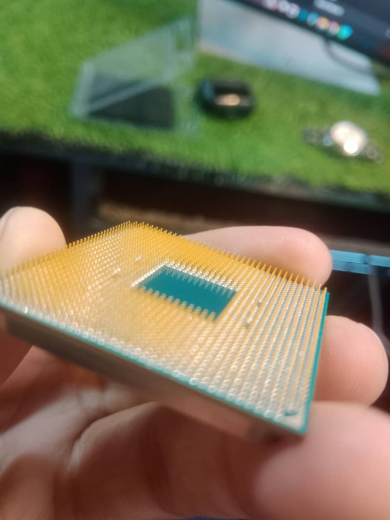 AMD Ryzen 5 3600 Processor Chip Tray 1