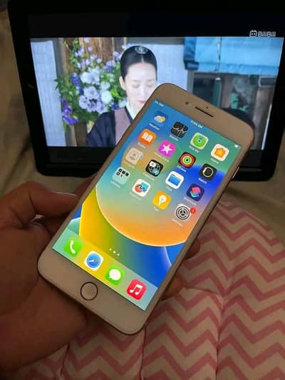 Iphone 8plus pta approved 256gb My Whatsapp number 0309-37-13_656