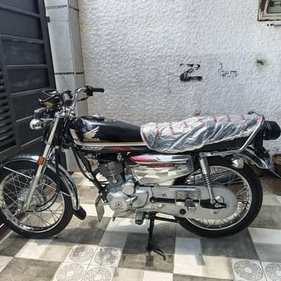 Honda 125 Self Start 2025 Black Special Edition