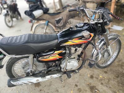 Honda CG 125 2021 model for sell koi Kam NH sab perfect ha bas chalao