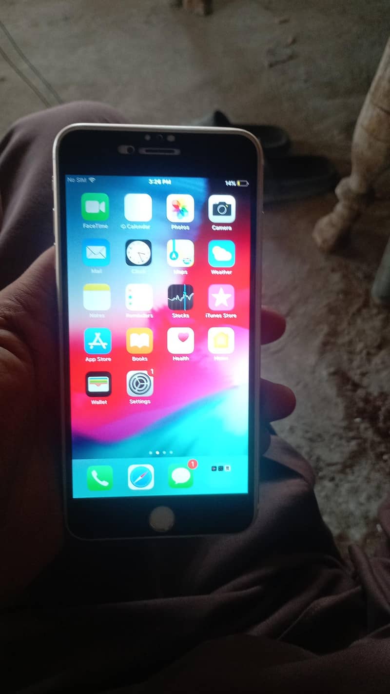 Apple iPhone 6 Plus 0