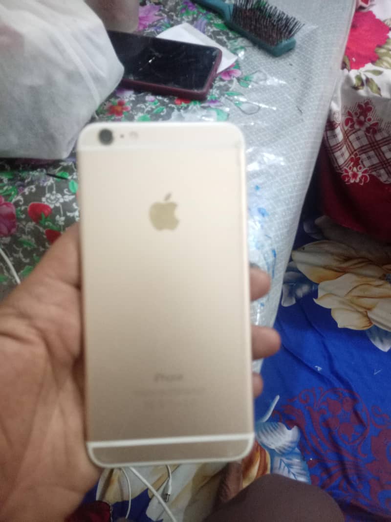 Apple iPhone 6 Plus 1