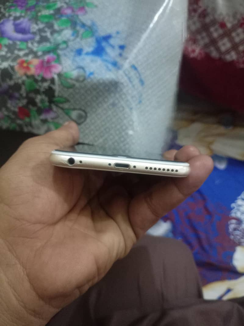 Apple iPhone 6 Plus 3