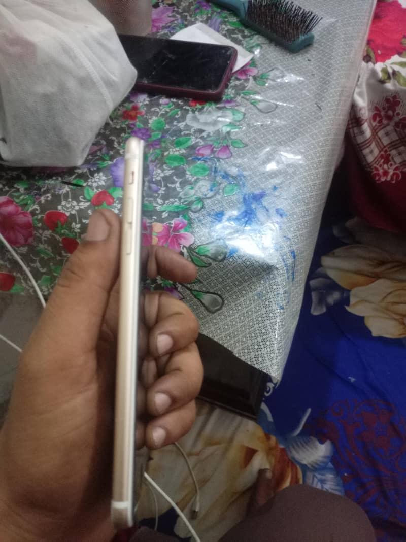 Apple iPhone 6 Plus 5