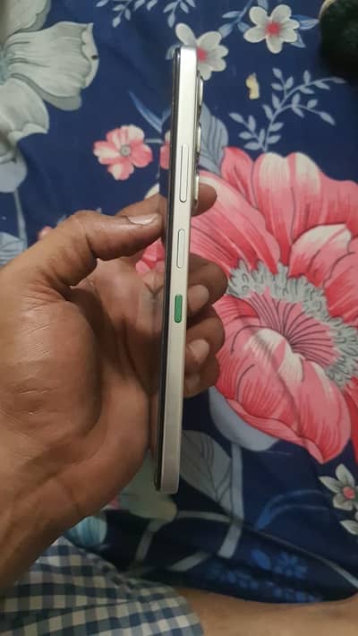 Headline: Infinix Hot 60i | 128GB | Clean Condition