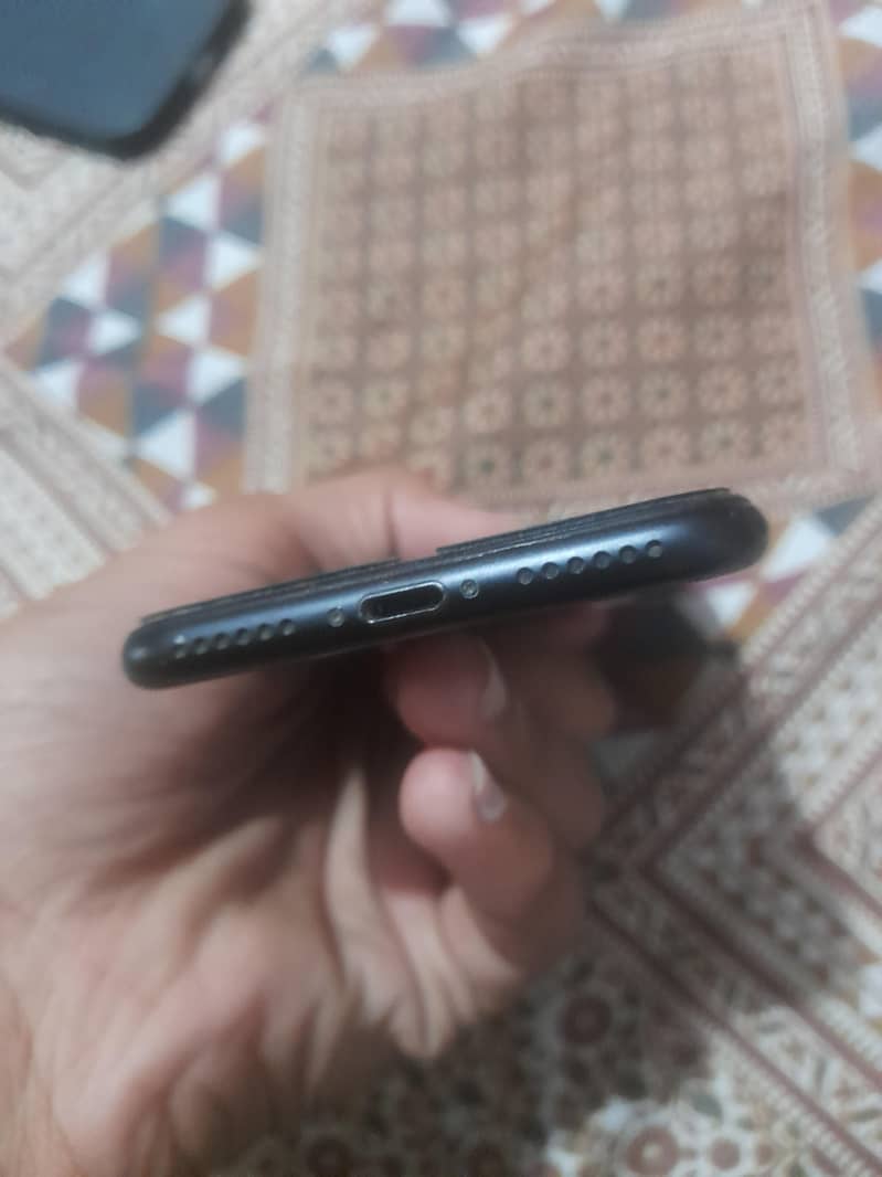 Apple iPhone 7 1