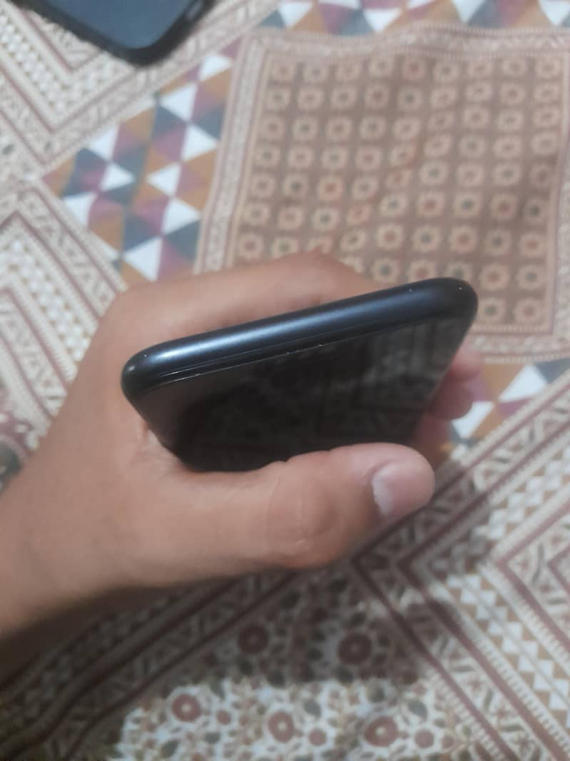 Apple iPhone 7 3