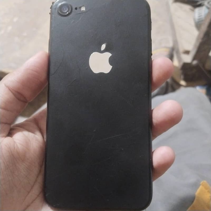 Apple iPhone 8 1