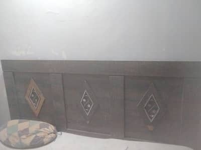 Bed almari and dressing table