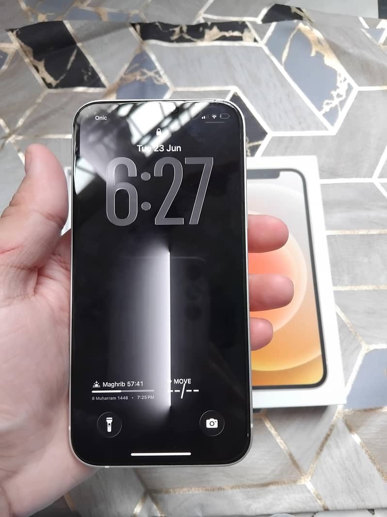 Apple iPhone 12 1