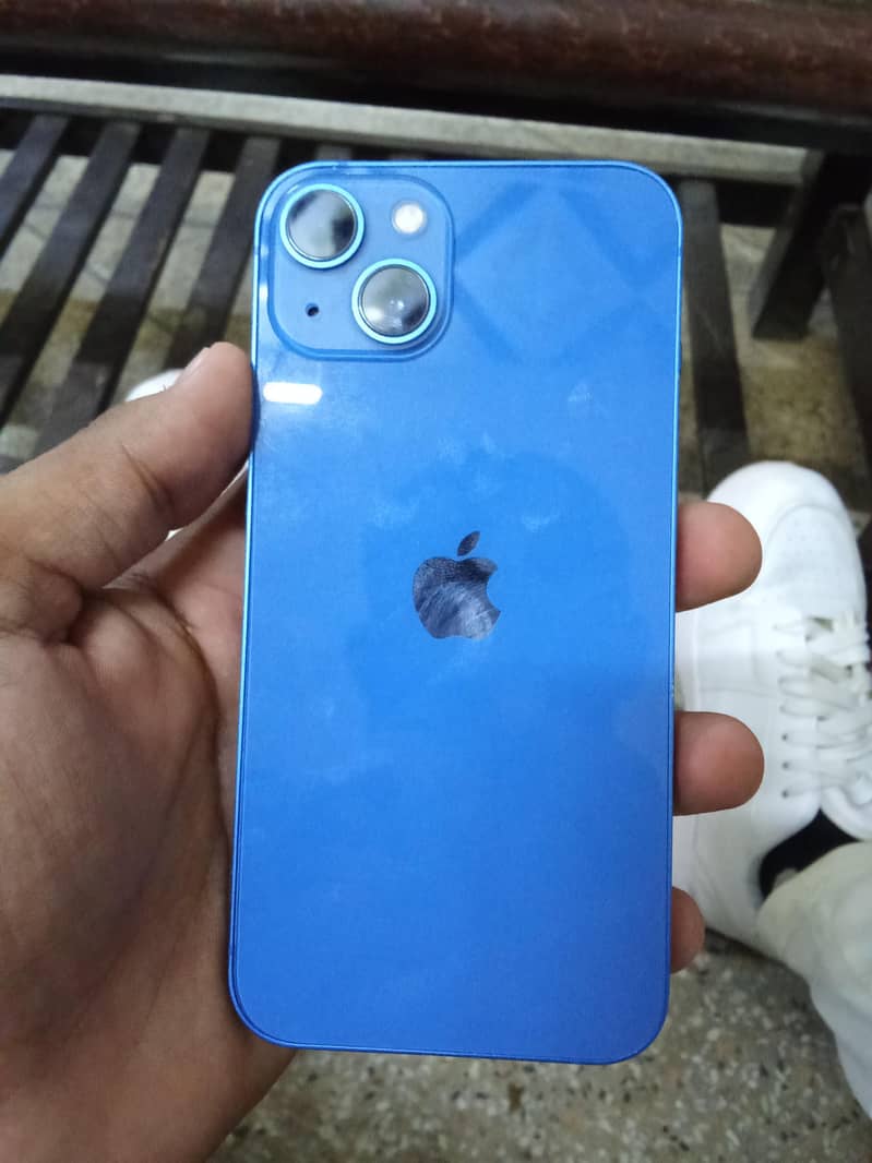 Apple iPhone 13 5